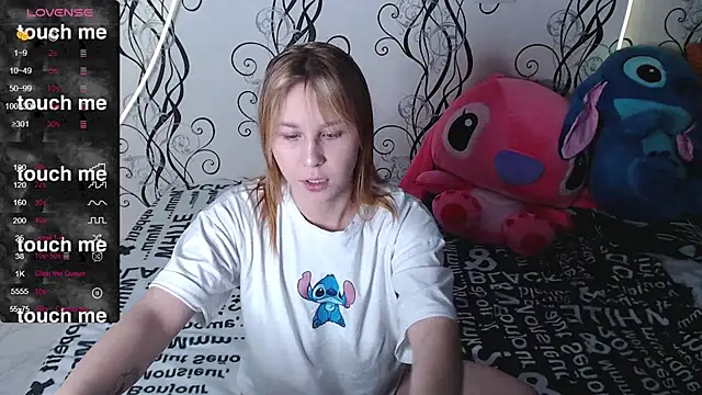 Snapshot of RoyAngela chatting on October 22, 2025, 1:10 pm RoyAngela online show from October 22, 2025, 1:10 pm