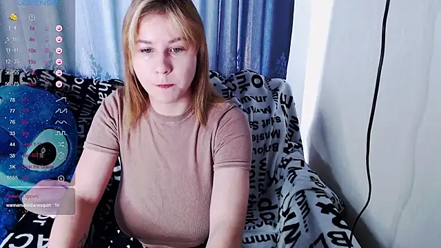 Snapshot of RoyAngela chatting on September 19, 2025, 5:44 am RoyAngela online show from September 19, 2025, 5:44 am