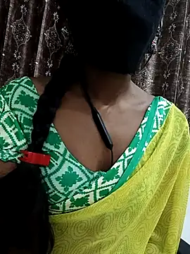 Snapshot of kavya-telugu84 chatting on November 28, 2025, 4:51 pm kavya-telugu84 online show from November 28, 2025, 4:51 pm