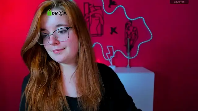 nika-still online show from April 10, 2026, 3:19 pm