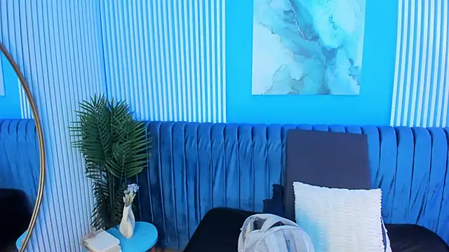 lizzievan online show from October 10, 2025, 11:44 am