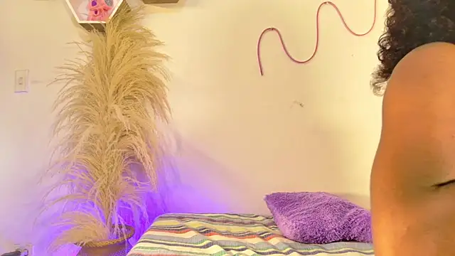 tatixxxvega online show from October 29, 2025, 1:21 pm