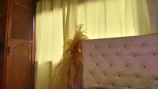 tatixxxvega online show from February 28, 2026, 12:49 pm