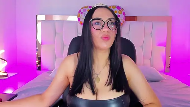 Camille Juicy online show from September 17, 2025, 1:02 pm