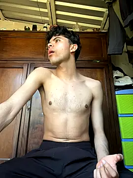 Snapshot of Axel-Mejia chatting on November 17, 2025, 6:45 pm Axel-Mejia online show from November 17, 2025, 6:45 pm