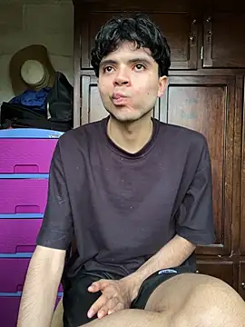 Snapshot of Axel-Mejia chatting on November 11, 2025, 12:44 pm Axel-Mejia online show from November 11, 2025, 12:44 pm