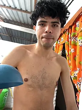 Snapshot of Axel-Mejia chatting on December 4, 2025, 1:43 pm Axel-Mejia online show from December 4, 2025, 1:43 pm