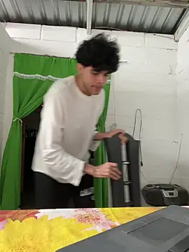 Axel-Mejia online show from March 19, 2026, 3:56 pm