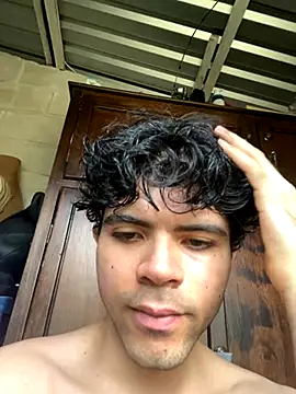 Snapshot of Axel-Mejia chatting on November 3, 2025, 7:17 pm Axel-Mejia online show from November 3, 2025, 7:17 pm