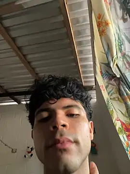 Snapshot of Axel-Mejia chatting on December 1, 2025, 7:48 pm Axel-Mejia online show from December 1, 2025, 7:48 pm