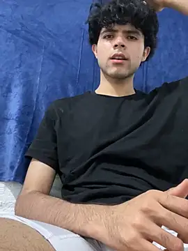 Snapshot of Axel-Mejia chatting on November 5, 2025, 2:36 am Axel-Mejia online show from November 5, 2025, 2:36 am