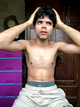 Snapshot of Axel-Mejia chatting on November 13, 2025, 12:31 pm Axel-Mejia online show from November 13, 2025, 12:31 pm