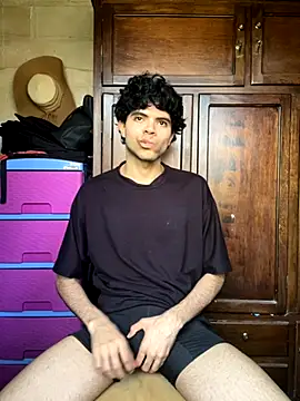 Snapshot of Axel-Mejia chatting on November 1, 2025, 2:11 pm Axel-Mejia online show from November 1, 2025, 2:11 pm