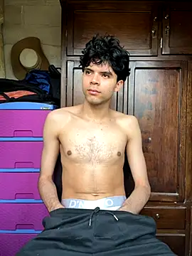 Snapshot of Axel-Mejia chatting on November 25, 2025, 1:22 pm Axel-Mejia online show from November 25, 2025, 1:22 pm