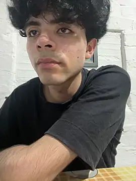 Axel-Mejia online show from May 27, 2026, 1:57 am