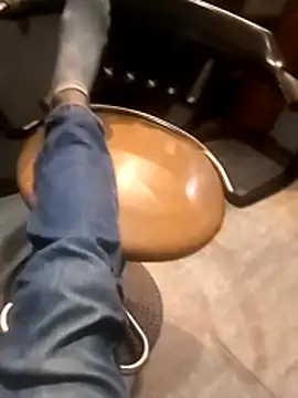 vergonvenco online show from November 9, 2025, 8:40 am