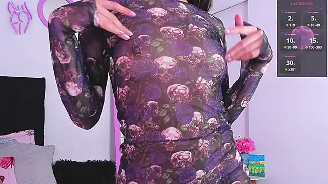 Snapshot of Aryane_art_ chatting on November 18, 2025, 8:45 pm Aryane art online show from November 18, 2025, 8:45 pm