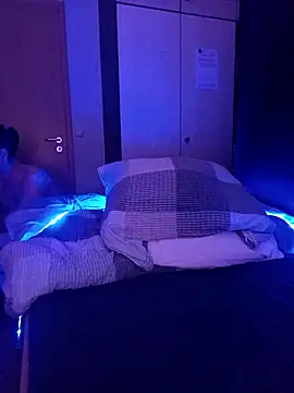 Teufel-in-weiss online show from February 10, 2026, 10:09 pm