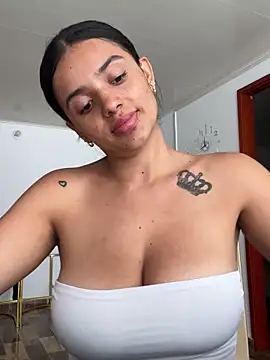 Snapshot of AnaaFaith_ chatting on October 26, 2025, 5:02 pm AnaaFaith online show from October 26, 2025, 5:02 pm