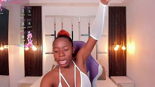 Snapshot of _emma_willliams_ chatting on November 7, 2025, 2:10 pm emma willliams online show from November 7, 2025, 2:10 pm