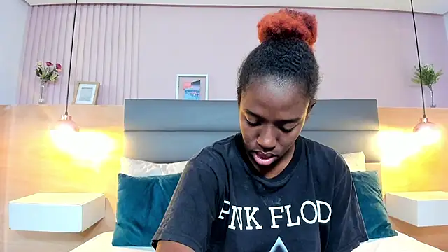 Snapshot of _emma_willliams_ chatting on October 28, 2025, 2:16 pm emma willliams online show from October 28, 2025, 2:16 pm