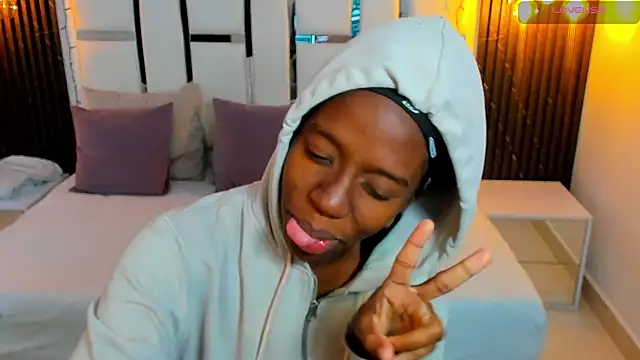 Snapshot of _emma_willliams_ chatting on December 15, 2025, 1:39 pm emma willliams online show from December 15, 2025, 1:39 pm