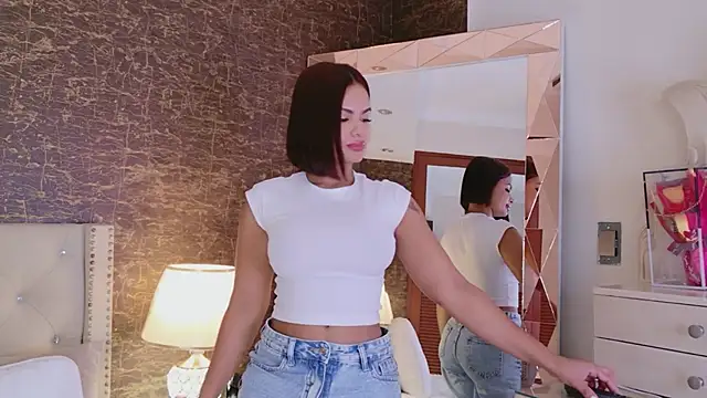 Snapshot of IrinaVelvet chatting on November 17, 2025, 4:44 pm IrinaVelvet online show from November 17, 2025, 4:44 pm