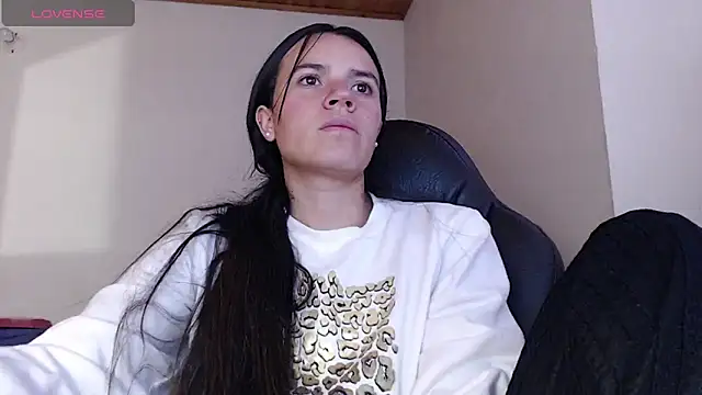 Skylar Serenity online show from November 27, 2025, 6:52 pm