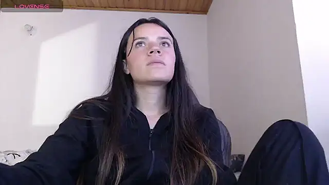 Skylar Serenity online show from December 3, 2025, 6:18 pm