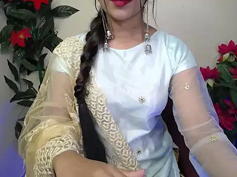 Snapshot of Little_queenn chatting on September 11, 2025, 1:05 am Little queenn online show from September 11, 2025, 1:05 am