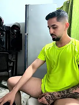 giannis090 online show from April 18, 2026, 5:21 am