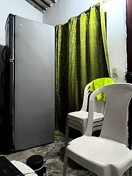 giannis090 online show from April 3, 2026, 11:33 pm