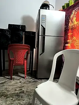 Snapshot of giannis090 chatting on November 9, 2025, 9:08 pm giannis090 online show from November 9, 2025, 9:08 pm