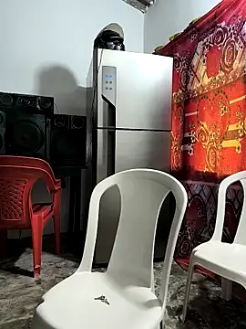 Snapshot of giannis090 chatting on November 7, 2025, 8:13 pm giannis090 online show from November 7, 2025, 8:13 pm