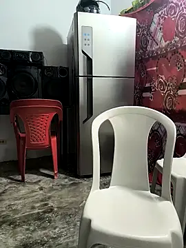 Snapshot of giannis090 chatting on November 8, 2025, 9:07 pm giannis090 online show from November 8, 2025, 9:07 pm