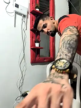 Snapshot of giannis090 chatting on October 8, 2025, 8:42 pm giannis090 online show from October 8, 2025, 8:42 pm