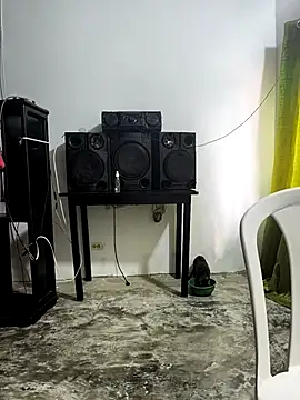 Snapshot of giannis090 chatting on October 17, 2025, 7:26 pm giannis090 online show from October 17, 2025, 7:26 pm