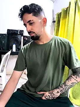 Snapshot of giannis090 chatting on October 1, 2025, 9:51 pm giannis090 online show from October 1, 2025, 9:51 pm