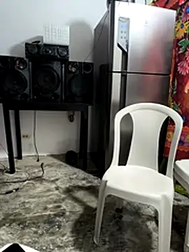 Snapshot of giannis090 chatting on November 4, 2025, 7:39 pm giannis090 online show from November 4, 2025, 7:39 pm