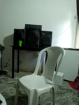 Snapshot of giannis090 chatting on September 9, 2025, 9:24 pm giannis090 online show from September 9, 2025, 9:24 pm