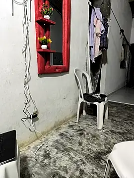 Snapshot of giannis090 chatting on October 4, 2025, 5:20 am giannis090 online show from October 4, 2025, 5:20 am