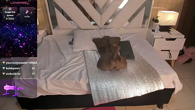 Snapshot of VanessaHard_as chatting on November 22, 2025, 8:13 am VanessaHard as online show from November 22, 2025, 8:13 am