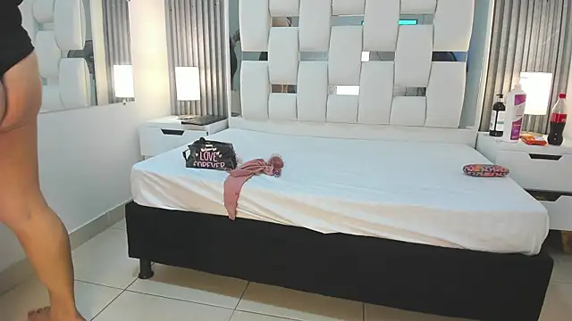 Snapshot of VanessaHard_as chatting on October 26, 2025, 7:25 pm VanessaHard as online show from October 26, 2025, 7:25 pm