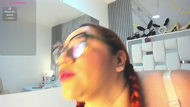 Snapshot of VanessaHard_as chatting on November 4, 2025, 7:39 pm VanessaHard as online show from November 4, 2025, 7:39 pm