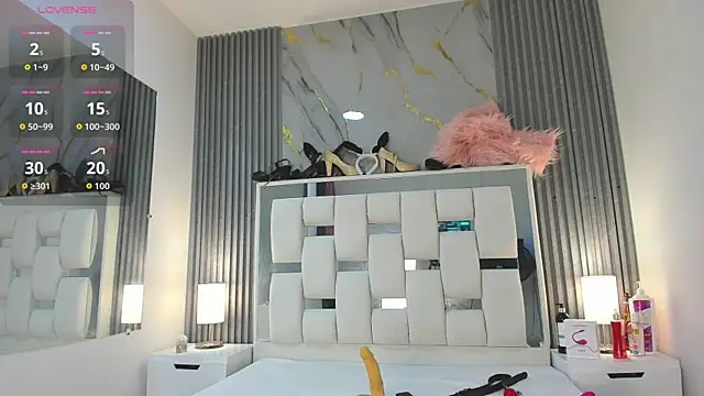 Snapshot of VanessaHard_as chatting on November 9, 2025, 7:51 pm VanessaHard as online show from November 9, 2025, 7:51 pm