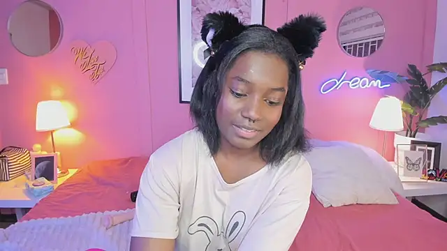 Annia DH online show from September 22, 2025, 8:37 pm