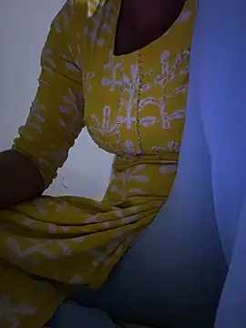 Snapshot of shrasti_sexy chatting on February 6, 2026, 1:18 pm shrasti sexy online show from February 6, 2026, 1:18 pm