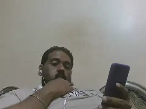 elpoop7305 online show from November 9, 2025, 10:52 am