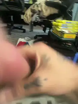 Snapshot of KingRonni chatting on September 28, 2025, 3:30 pm KingRonni online show from September 28, 2025, 3:30 pm