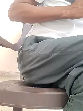 Snapshot of INTERNATIONAL0001 chatting on November 21, 2025, 7:18 am INTERNATIONAL0001 online show from November 21, 2025, 7:18 am